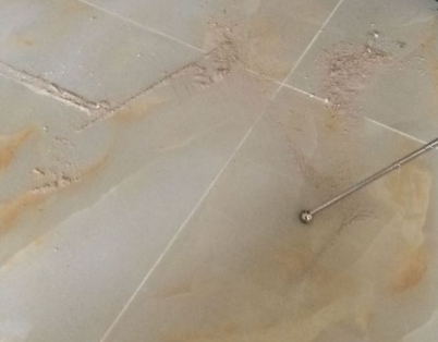 达州市瓷砖空鼓维修公司分享粘合剂选择不当在瓷砖铺贴过程中可能导致以下问题